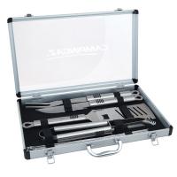 Sada grilovac�ho n��in� v kufru